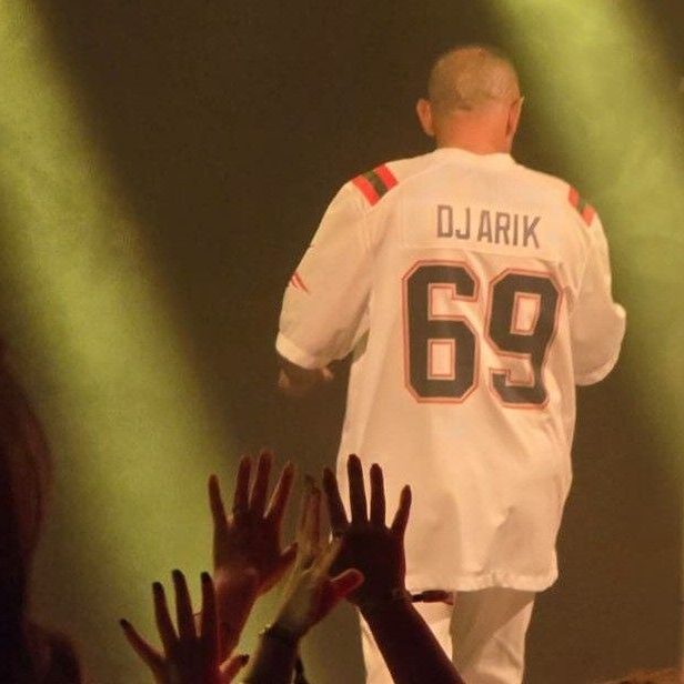 DJ in Ostfriesland gesucht? DJ ARIK ist dein Hochzeits-, Event-, und Club-DJ für Emden, Aurich, Leer und ganz Ostfriesland - jetzt buchen !